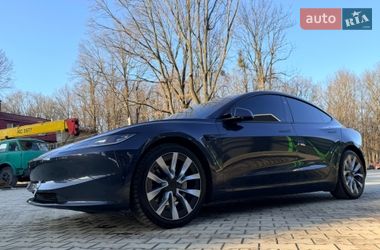 Седан Tesla Model 3 2024 в Виннице