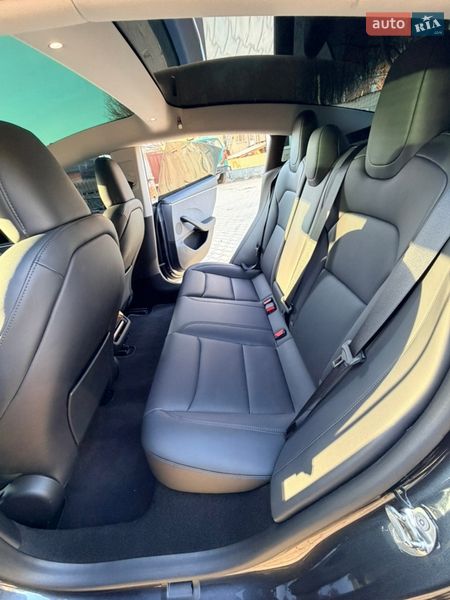 Седан Tesla Model 3 2024 в Виннице