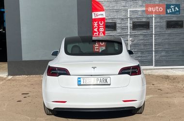 Седан Tesla Model 3 2023 в Киеве