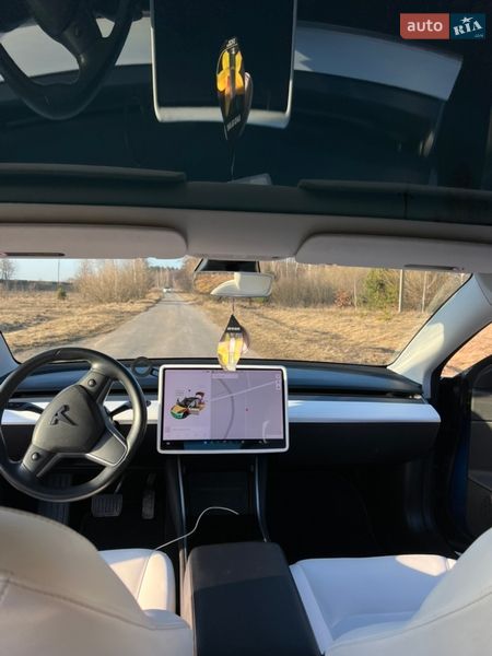 Седан Tesla Model 3 2018 в Вінниці
