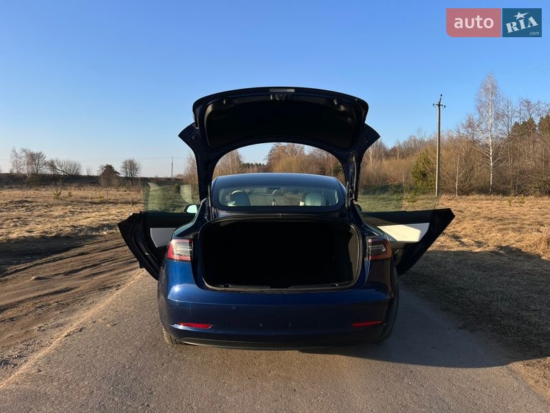 Седан Tesla Model 3 2018 в Вінниці