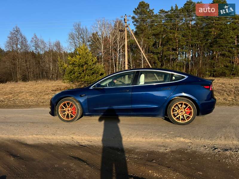 Седан Tesla Model 3 2018 в Вінниці