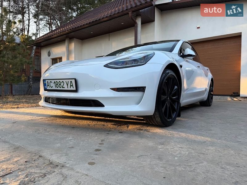 Седан Tesla Model 3 2020 в Ковелі