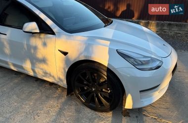Седан Tesla Model 3 2020 в Ковеле