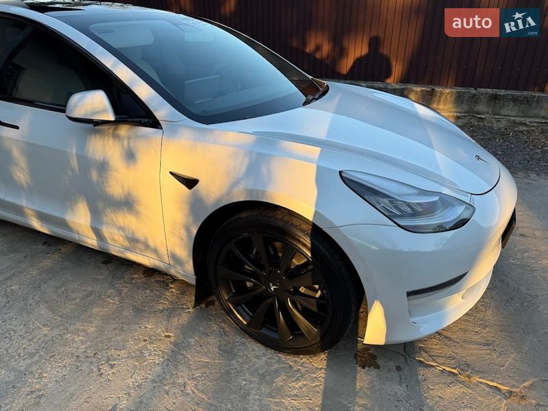 Седан Tesla Model 3 2020 в Ковелі