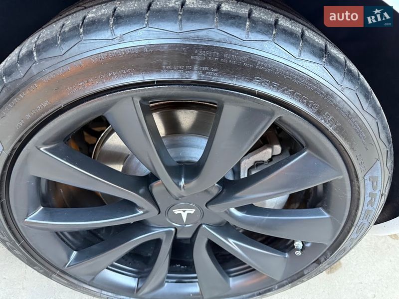 Седан Tesla Model 3 2020 в Ковелі