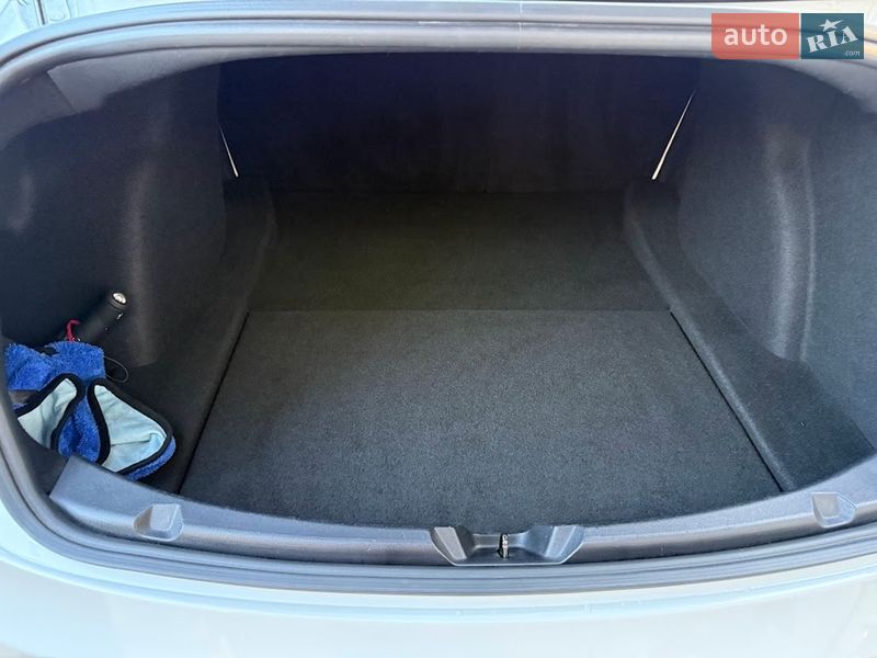 Седан Tesla Model 3 2020 в Ковелі