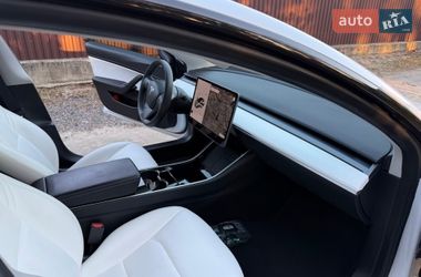 Седан Tesla Model 3 2020 в Ковеле