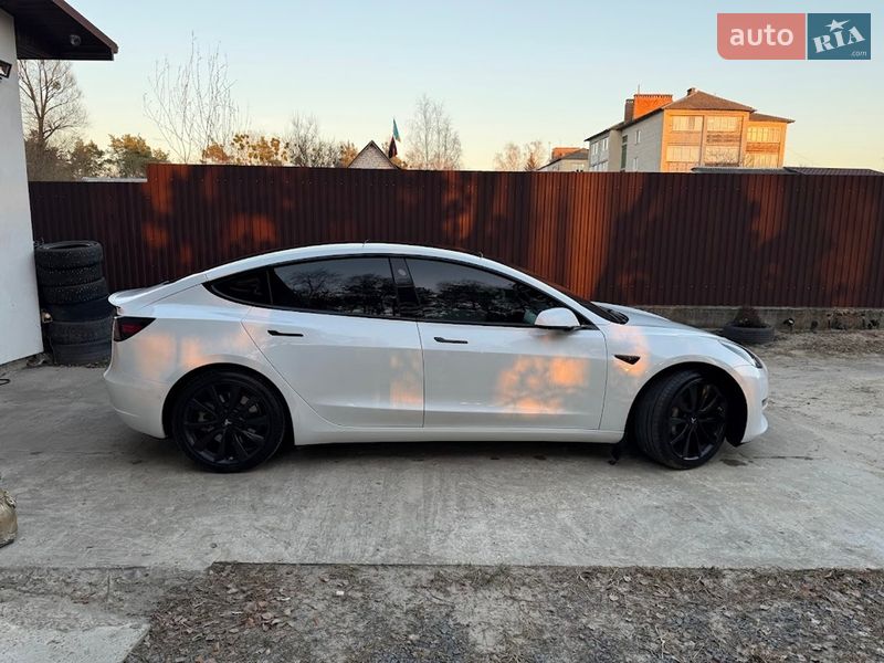 Седан Tesla Model 3 2020 в Ковелі