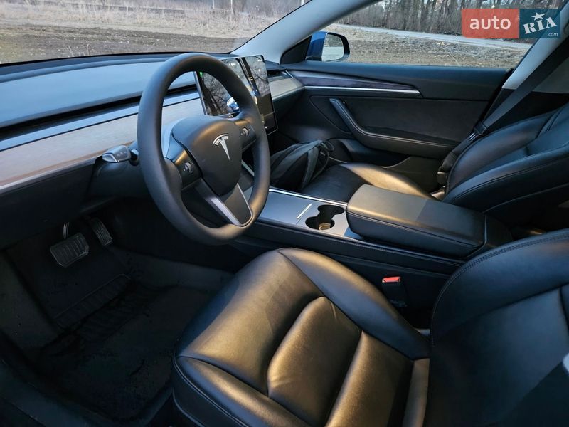 Седан Tesla Model 3 2022 в Львові