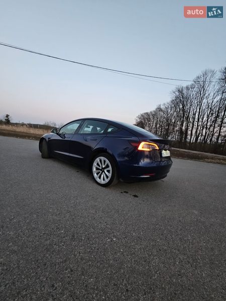 Седан Tesla Model 3 2022 в Львове