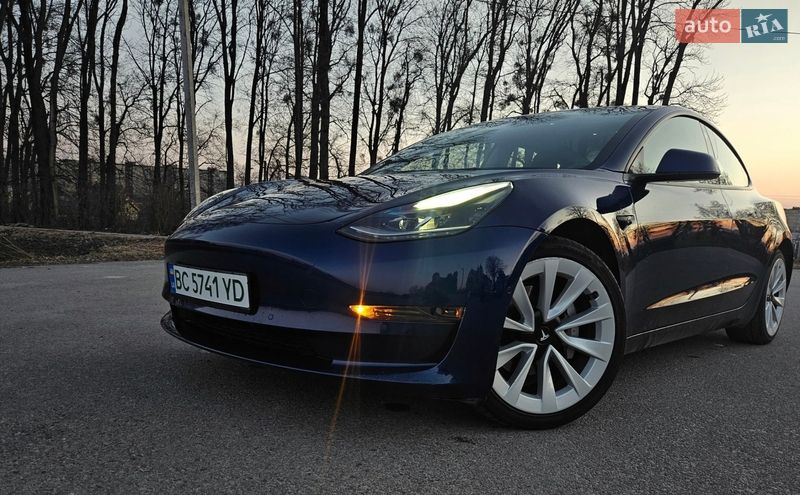 Седан Tesla Model 3 2022 в Львові