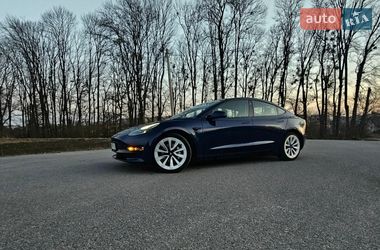 Седан Tesla Model 3 2022 в Львове