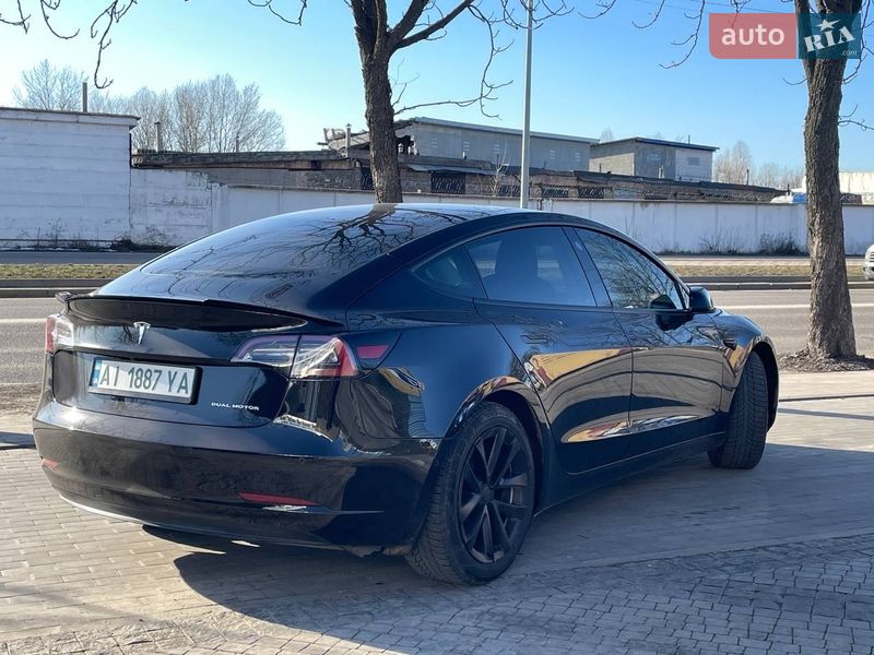 Седан Tesla Model 3 2022 в Киеве