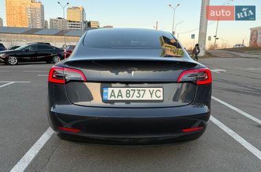 Седан Tesla Model 3 2022 в Киеве
