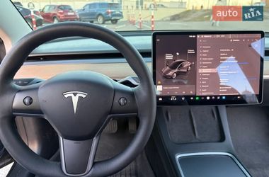 Седан Tesla Model 3 2022 в Киеве