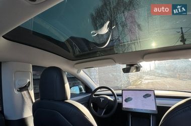 Седан Tesla Model 3 2020 в Киеве