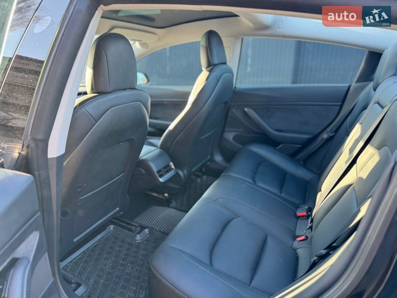 Седан Tesla Model 3 2020 в Києві