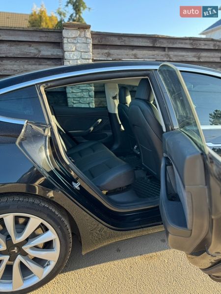 Седан Tesla Model 3 2020 в Києві