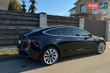 Седан Tesla Model 3 2020 в Киеве