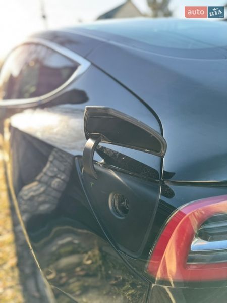 Седан Tesla Model 3 2020 в Києві