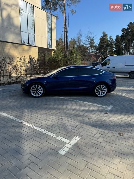Седан Tesla Model 3 2019 в Буче