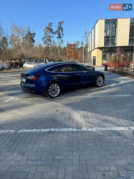 Седан Tesla Model 3 2019 в Буче