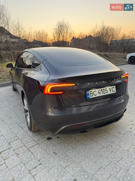 Седан Tesla Model 3 2025 в Ивано-Франково