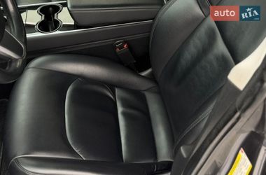 Седан Tesla Model 3 2018 в Киеве