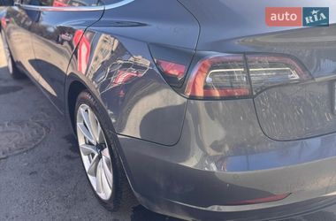 Седан Tesla Model 3 2019 в Киеве