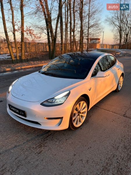 Седан Tesla Model 3 2019 в Броварах