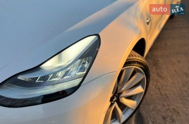 Седан Tesla Model 3 2019 в Броварах