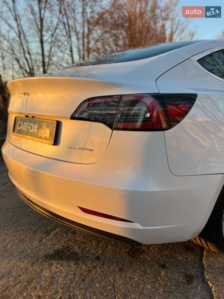 Седан Tesla Model 3 2019 в Броварах