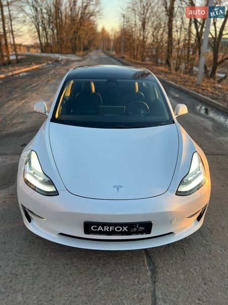 Седан Tesla Model 3 2019 в Броварах