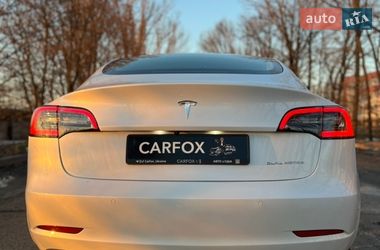 Седан Tesla Model 3 2019 в Броварах