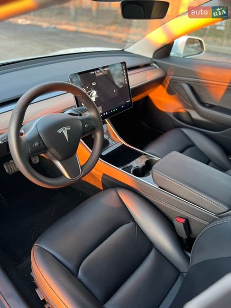Седан Tesla Model 3 2019 в Броварах фото 15 Седан Tesla Model 3 2019 в Броварах