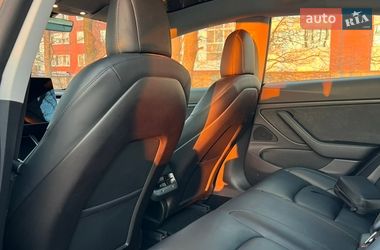 Седан Tesla Model 3 2019 в Броварах