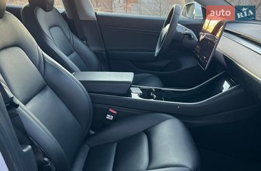 Седан Tesla Model 3 2019 в Броварах