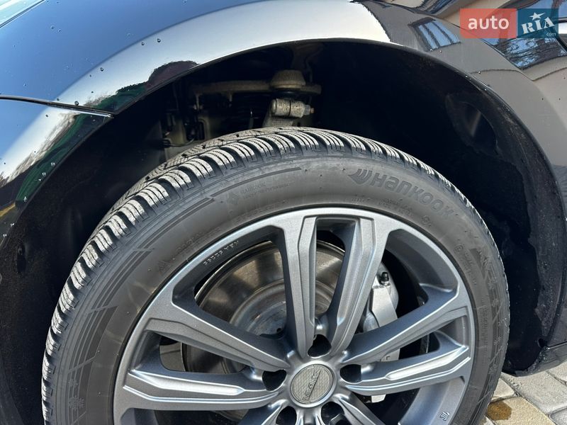 Седан Tesla Model 3 2019 в Львове