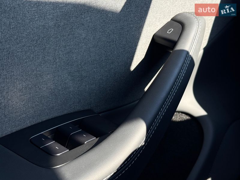 Седан Tesla Model 3 2025 в Львове фото 25 Седан Tesla Model 3 2025 в Львове