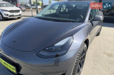 Седан Tesla Model 3 2023 в Львове
