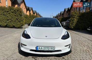 Седан Tesla Model 3 2021 в Виннице