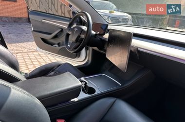 Седан Tesla Model 3 2021 в Виннице