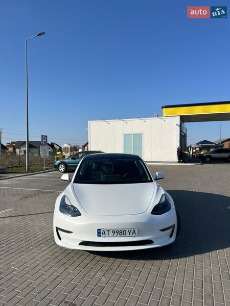 Седан Tesla Model 3 2022 в Ивано-Франковске