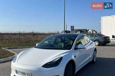 Седан Tesla Model 3 2022 в Ивано-Франковске