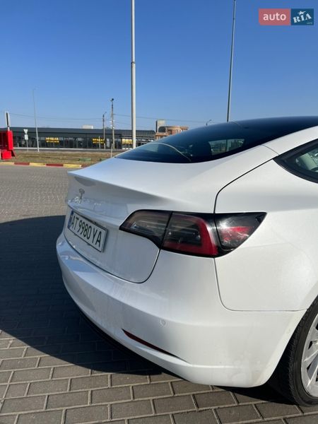 Седан Tesla Model 3 2022 в Ивано-Франковске