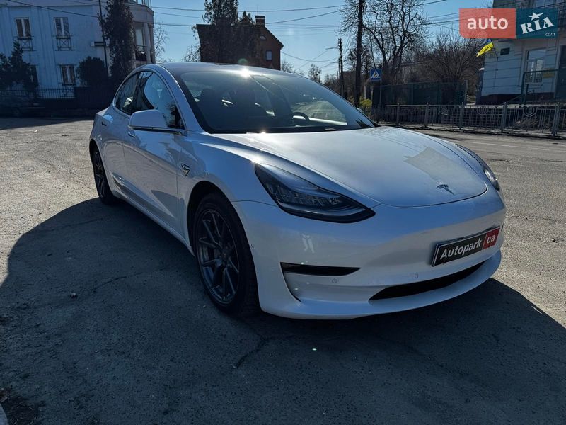 Седан Tesla Model 3 2020 в Киеве фото 3 Седан Tesla Model 3 2020 в Киеве