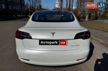 Седан Tesla Model 3 2020 в Киеве