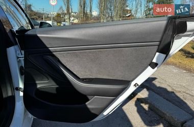 Седан Tesla Model 3 2020 в Киеве
