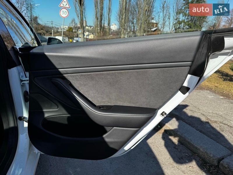 Седан Tesla Model 3 2020 в Киеве фото 26 Седан Tesla Model 3 2020 в Киеве